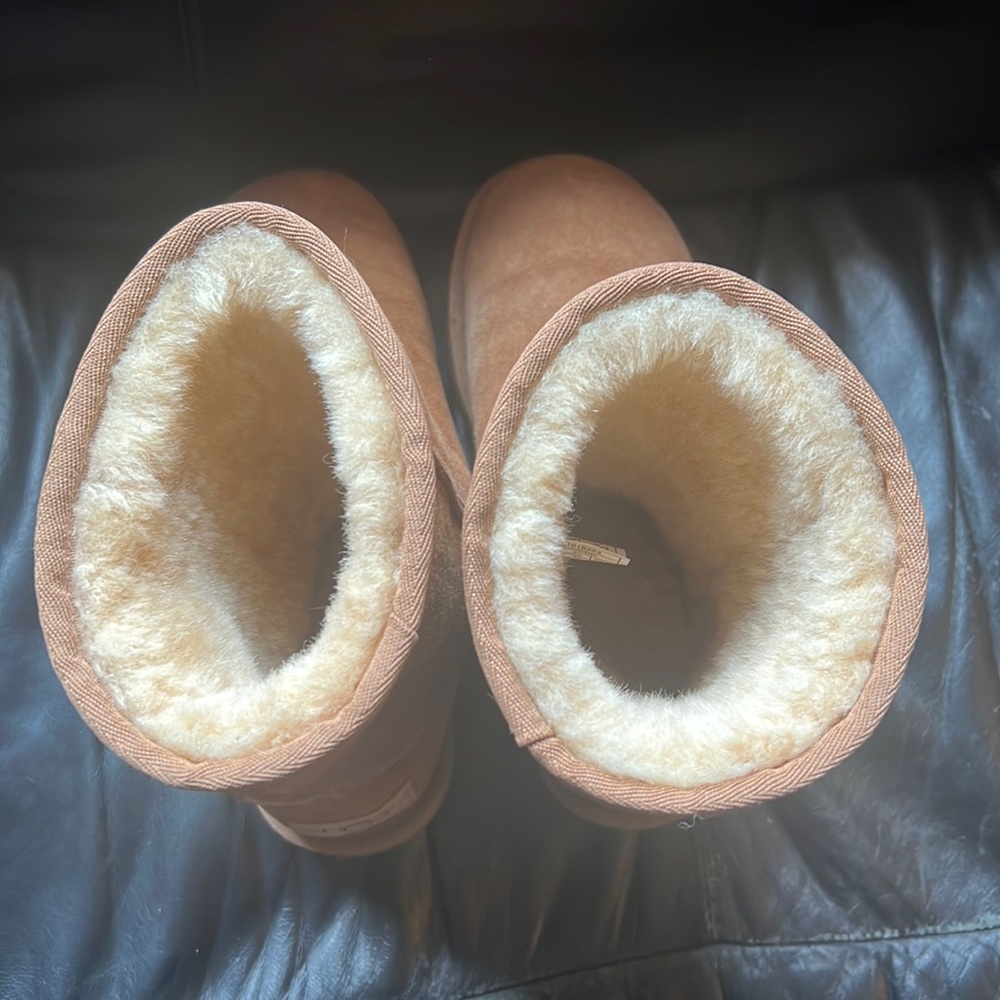 Additional pictures of UGG Classic Short II Boots